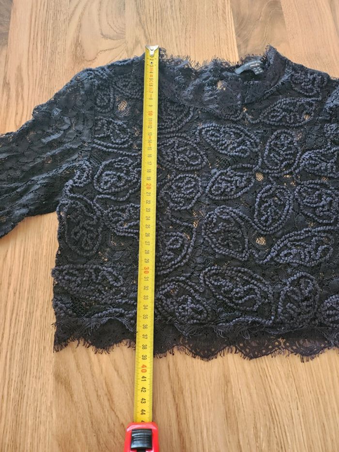 Top crop top Tee-shirt court Jennyfer noir taille 38 M en excellent état dentelle - photo numéro 4