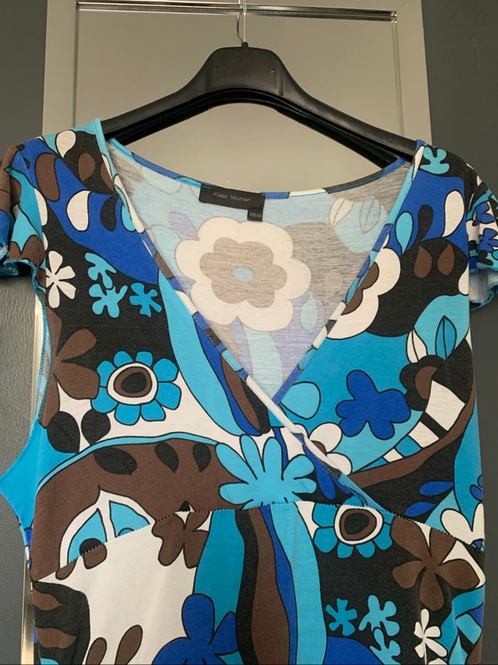 TEE shirt bleu marron blanc fleur Kiabi taille 38/40 - photo numéro 2