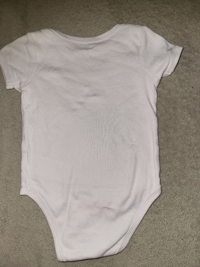 Lot Bodys 6-9 mois - photo numéro 9