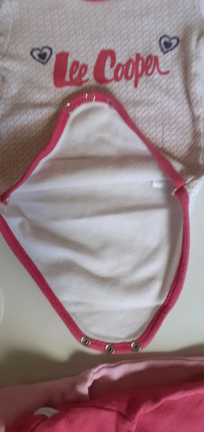 Lot de 3 bodies coton lee cooper manches longues 6 mois fille - photo numéro 10