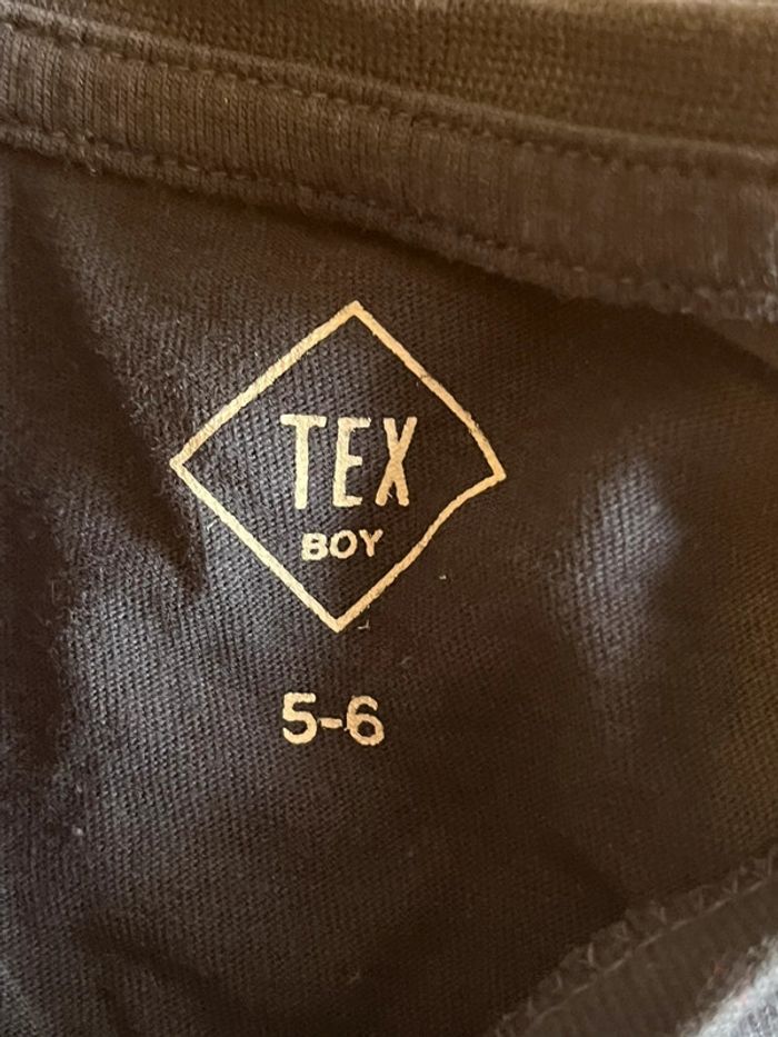 Je vend un manche longue garçon enfant 5-6 ans très bon état - photo numéro 3