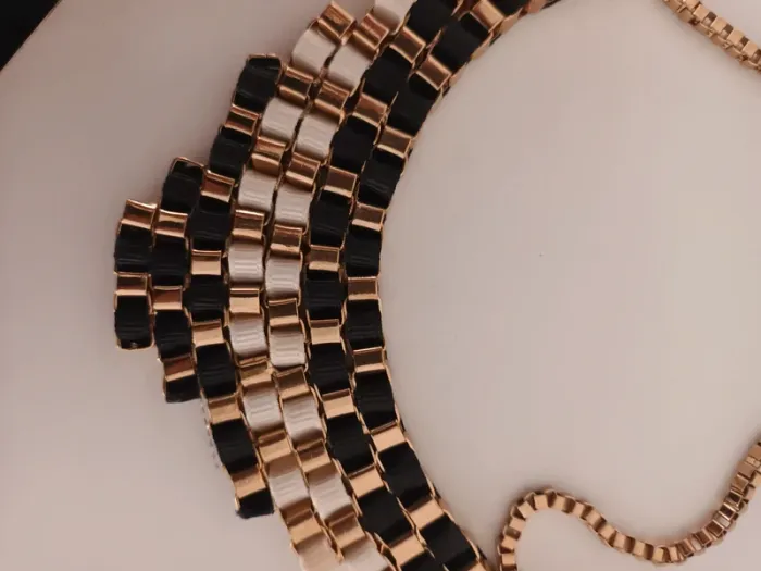 Collier doré - photo numéro 3