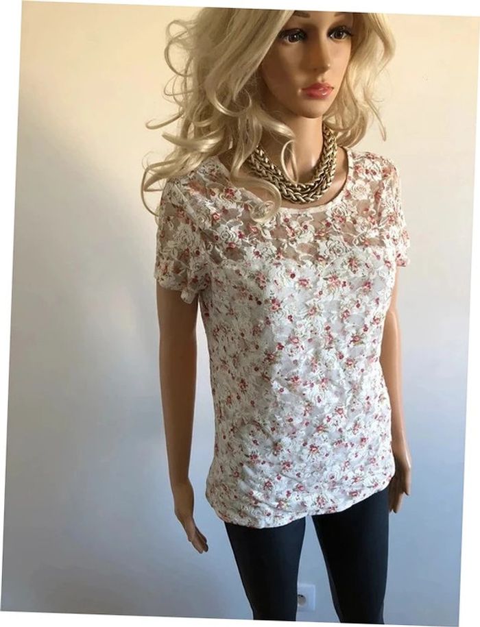 Haut blanc écru en dentelle à manches courtes Mim taille S TBE - photo numéro 2
