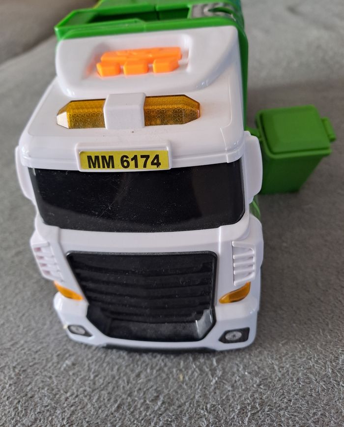 Camion poubelle - photo numéro 6