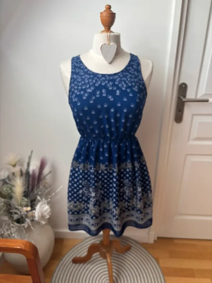 💙 Jolie robe d’été H&M T40 à prix doux 💙 - photo numéro 3