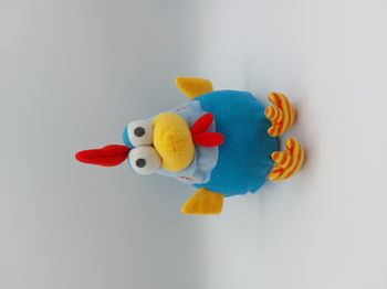 Peluche doudou poule Miss COTCOT FIZZY bleu jaune rouge 24 cm SON HS ETAT MOYEN