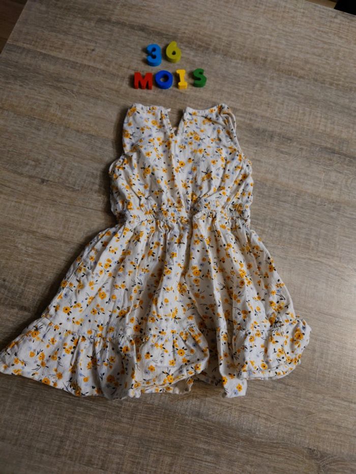 Robe fleurie - 3 ans - photo numéro 4