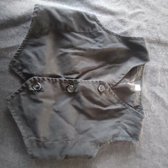 Gilet noir taille 9 mois ( 74 cm)