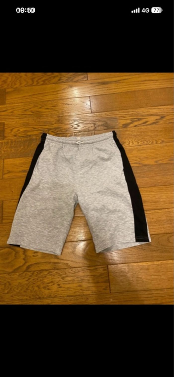 Short garçon H&M, taille 11-12 ans