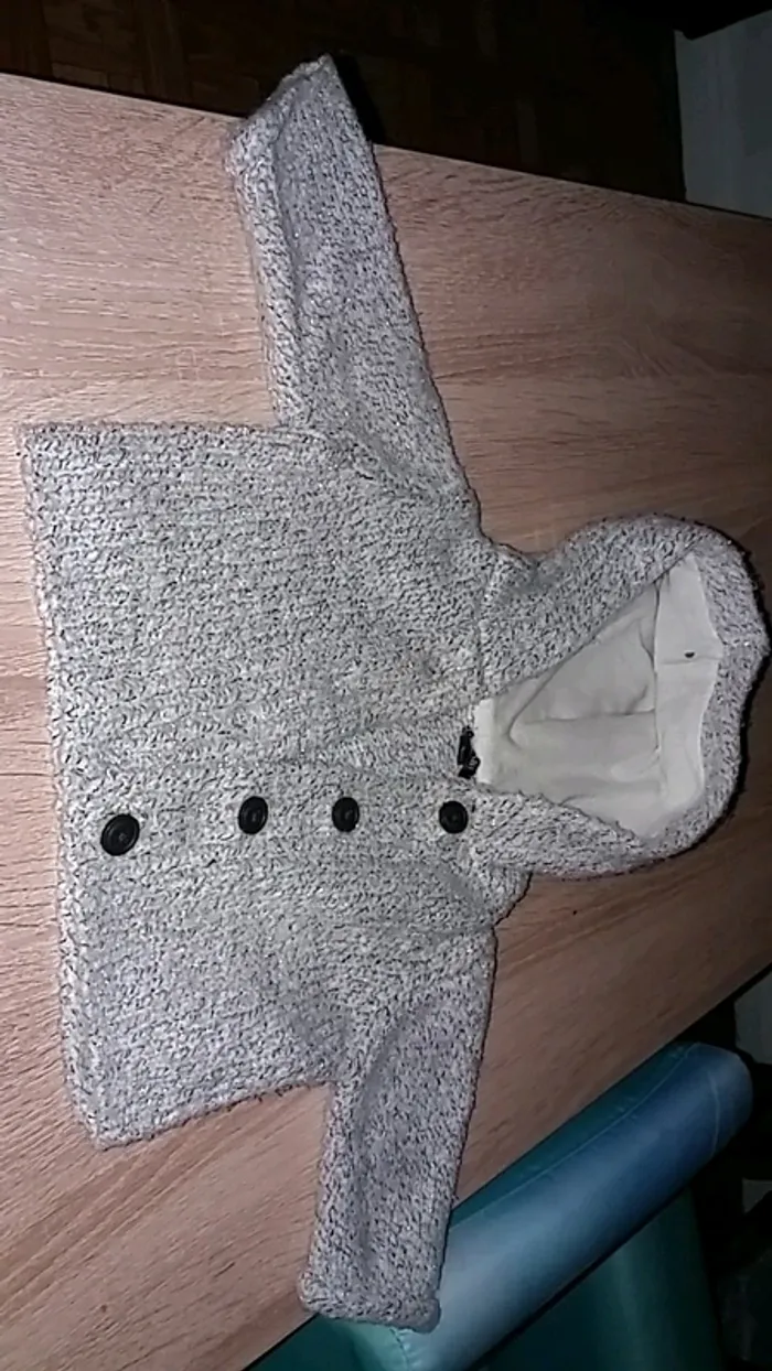 Gilet à capuche pailletté 3 mois