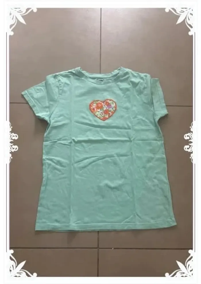 🌺 Pyjama été fille – Taille 12 ans – Haut brodé Kiabi & short fait main - photo numéro 3