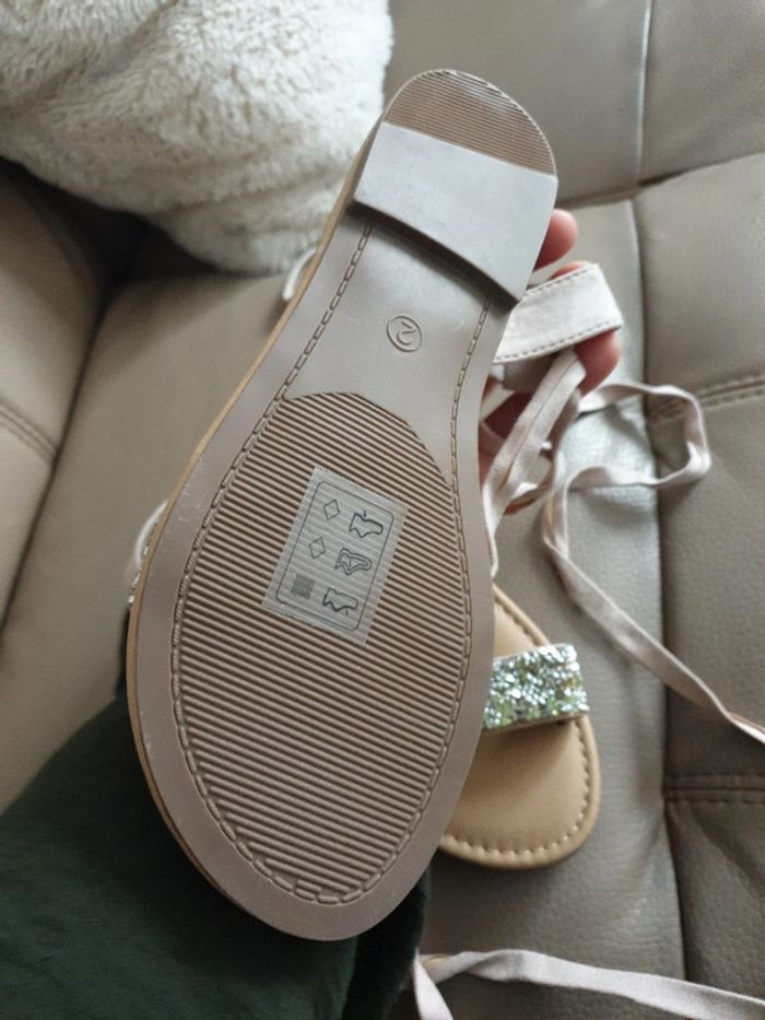 Sandale neuve 35 - photo numéro 3