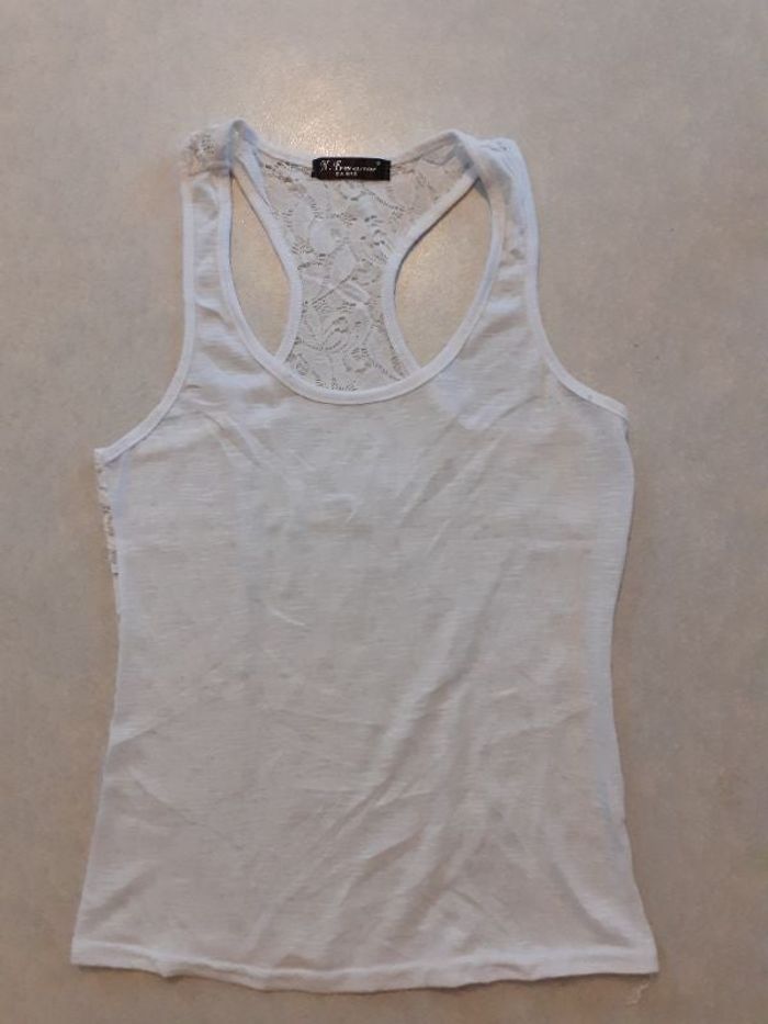 Débardeur blanc à dentelle