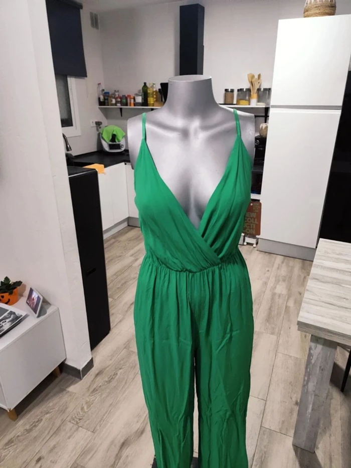 Mono largo verde talla Unica Nuevo con etiqueta