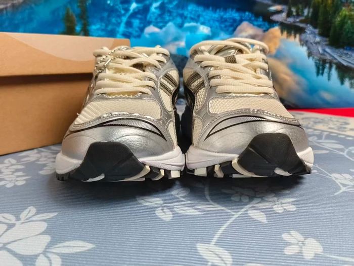 ASICS Gel-Kayano 14  Crème Noire  41.5 - photo numéro 4