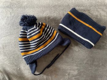 Bonnet et cache cou garçon bleu et orange