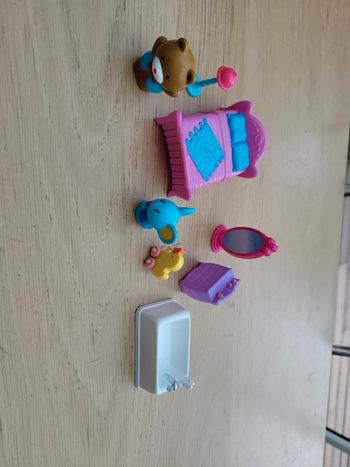 Gros lot chambre pour hello kitty avec personnage sanrio