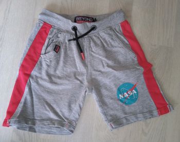 Short gris et rouge NASA T. 6 ans