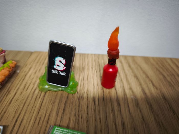Figurines Mega Gross minis Zuru - photo numéro 4