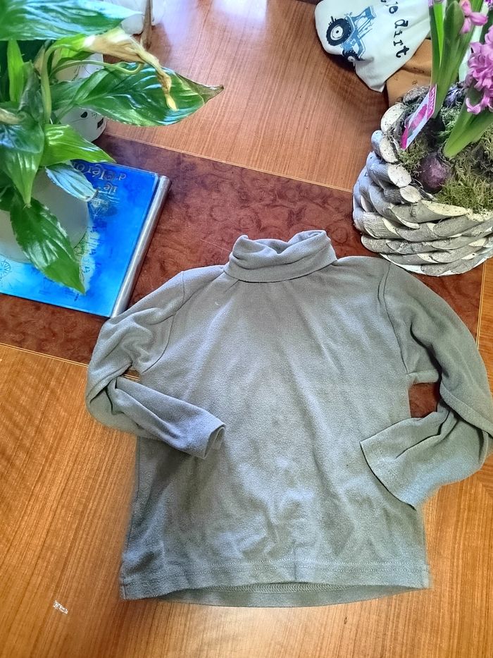 Lot pull et t shirt - photo numéro 2