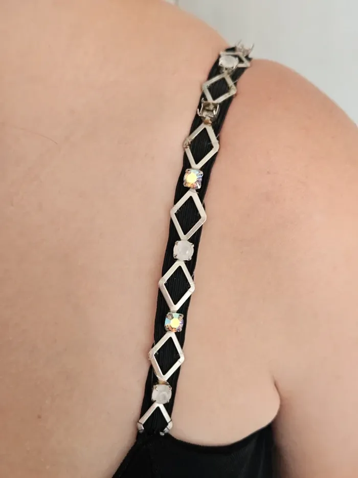 Robe de soirée longue noire fendue - photo numéro 7