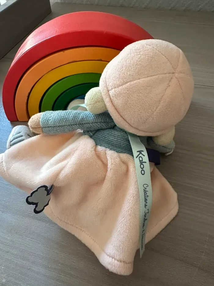 Peluche poupée fille Kaloo Chloé robe beige veste jean - photo numéro 2