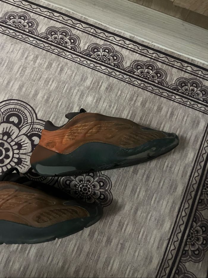 Yeezy 700 v3 - photo numéro 4