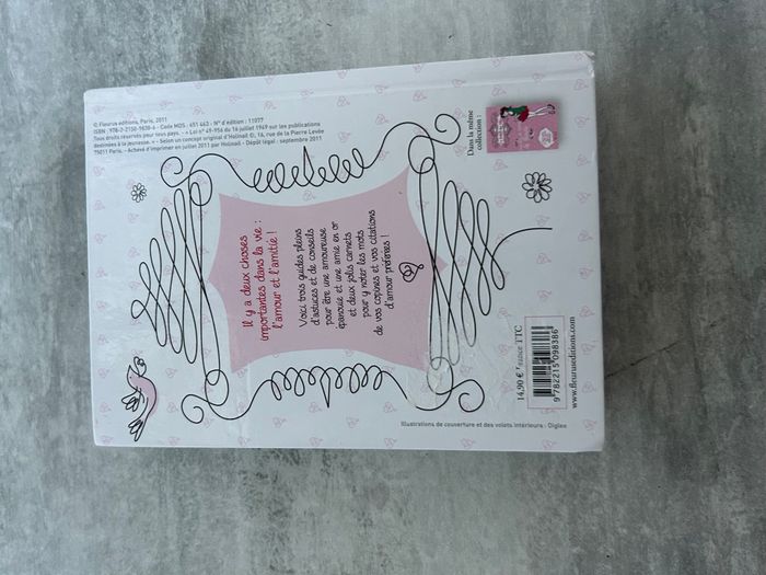 Livre La biblio des filles Mes copines et mes amours - photo numéro 4