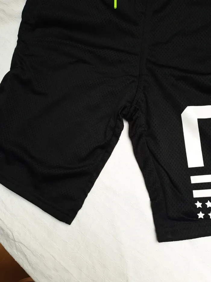Short HM - photo numéro 3