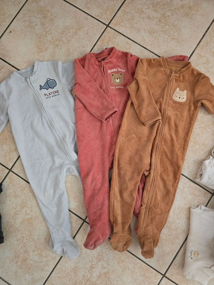 Lot 18 mois pyjama bodie à l'unité ou lot complet - photo numéro 3