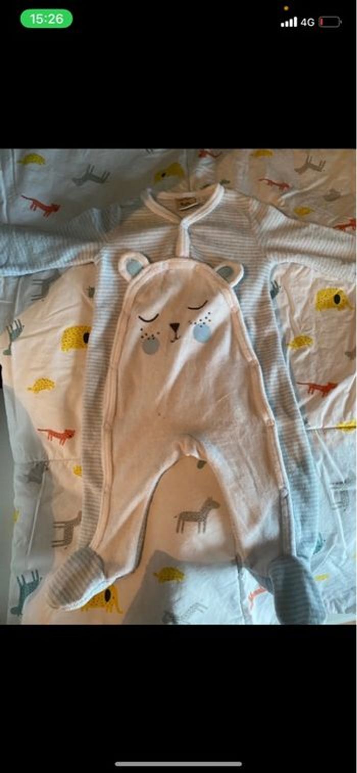 Lot bodies et pyjama - photo numéro 6