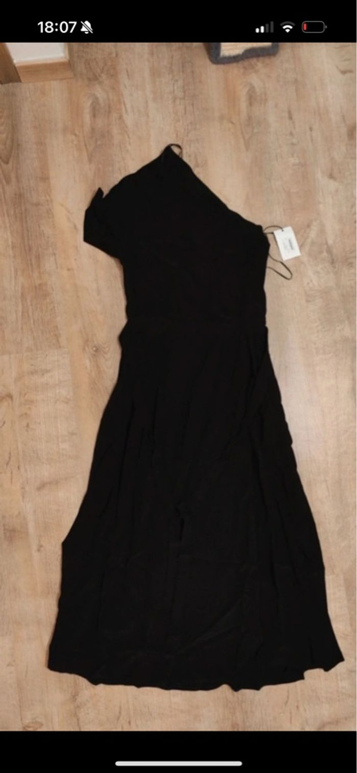 Robe Claudie pierlot neuve - photo numéro 2