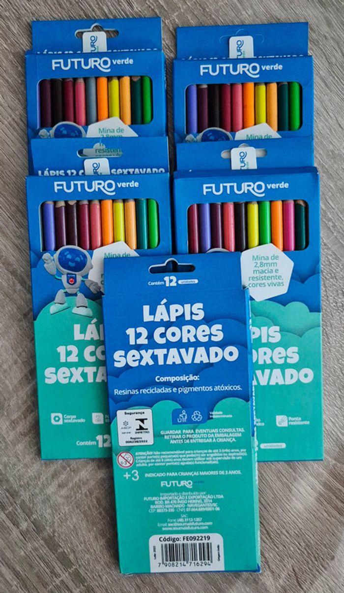 Set de 5 boites de crayons de couleur Hexagonaux "futuro verde" - 12 Couleurs - photo numéro 2