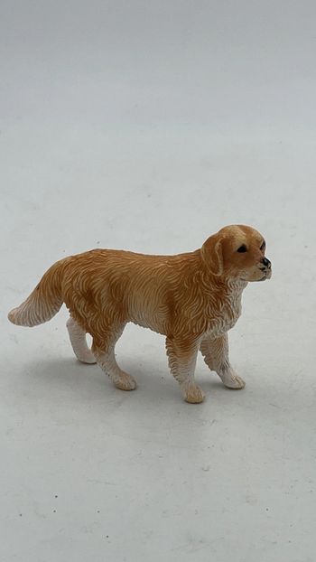 Figurine chien Golden Retriever Schleich N•16335