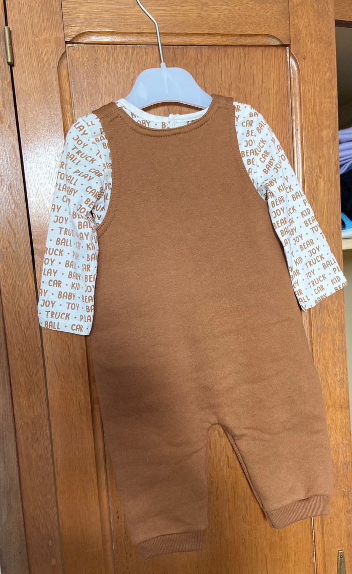 Ensemble bébé 12 mois - photo numéro 2