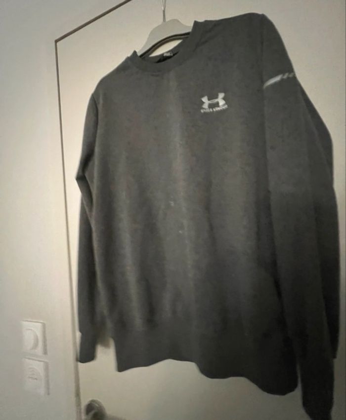Pull Under Armour (Peut etre pas authentique) - photo numéro 2