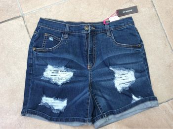 Short en jean empiècement déchiré t36 neuf (n°21)