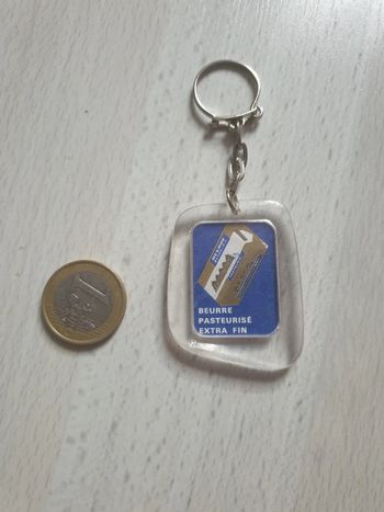 Magnifique porte clefs ancien entremont beurre