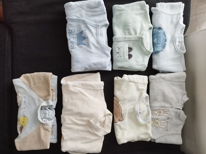 Lot de vêtements bébé 1 mois