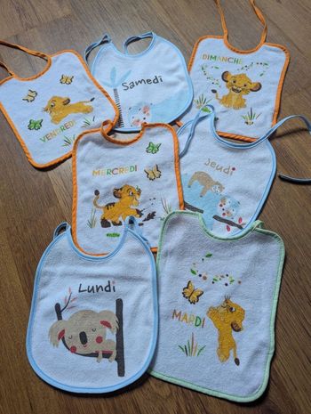 Lot de 7 bavoirs neufs