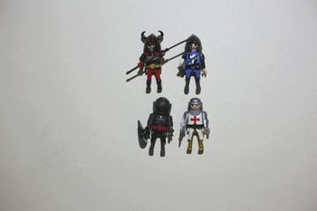 Lot de 4 personnages Playmobil thème Chevaliers