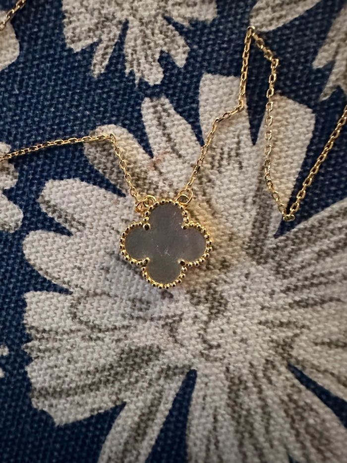 Collier trèfle - photo numéro 2