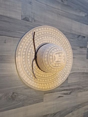 Beau chapeau blanc