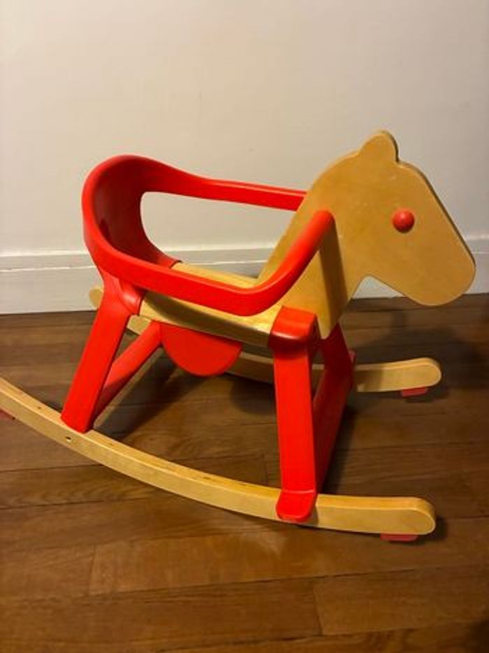 Cheval à bascule en bois Djeco