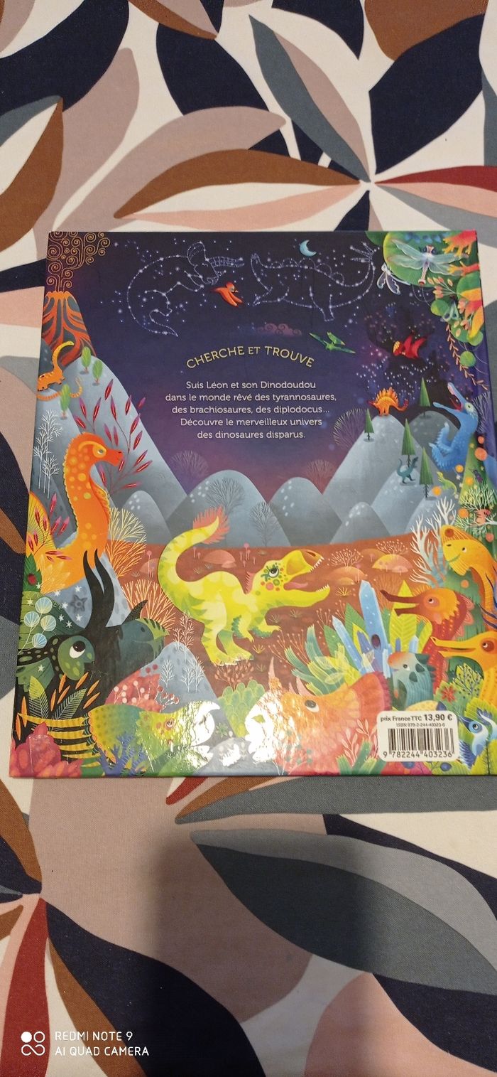 Livre cherche et trouve " merveilleux dinosaures" - photo numéro 2