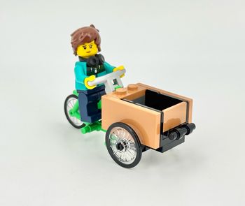 Lego Figurines Icons : Résidente de la Bâtisse Tudor (visage double expression) - NEUF