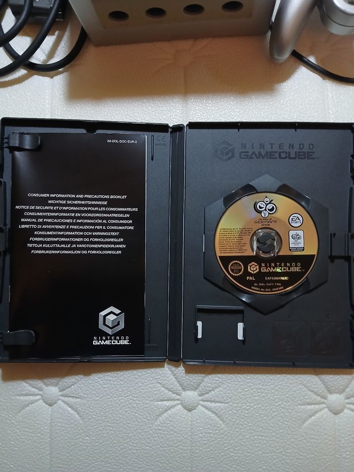 🎮 Nintendo GameCube argent + manette + 3 jeux + carte mémoire + affiche bonus 🎁 Prête à jouer - photo numéro 8
