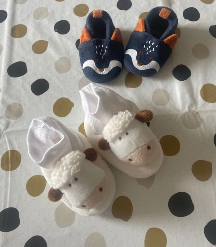 Lot chaussons bébé