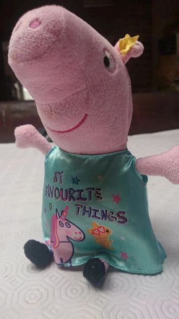 Peluche cochon peppa pig avec robe