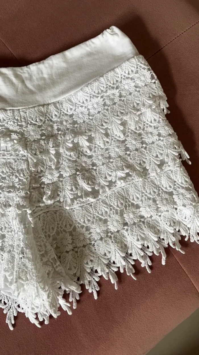 Short blanc dentelle - photo numéro 2